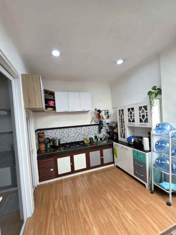 dijual rumah kebon baru