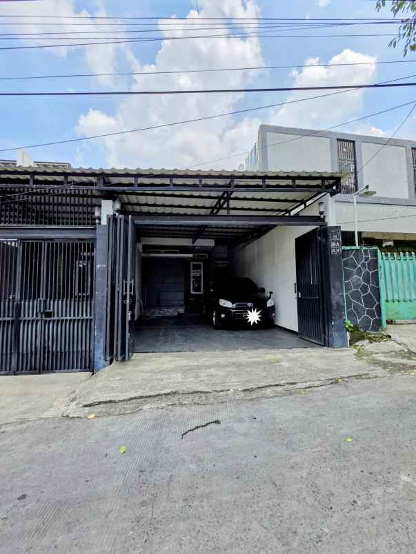 dijual rumah kebon baru