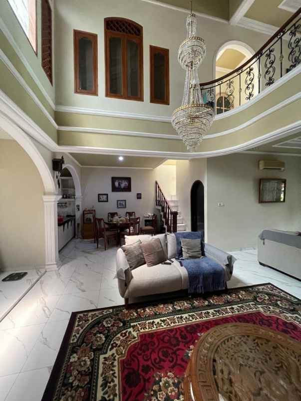 dijual rumah kebon baru tebet