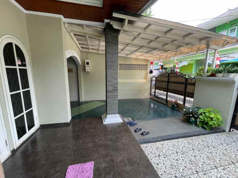 dijual rumah kebon baru tebet