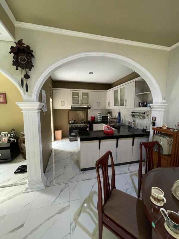 dijual rumah kebon baru tebet