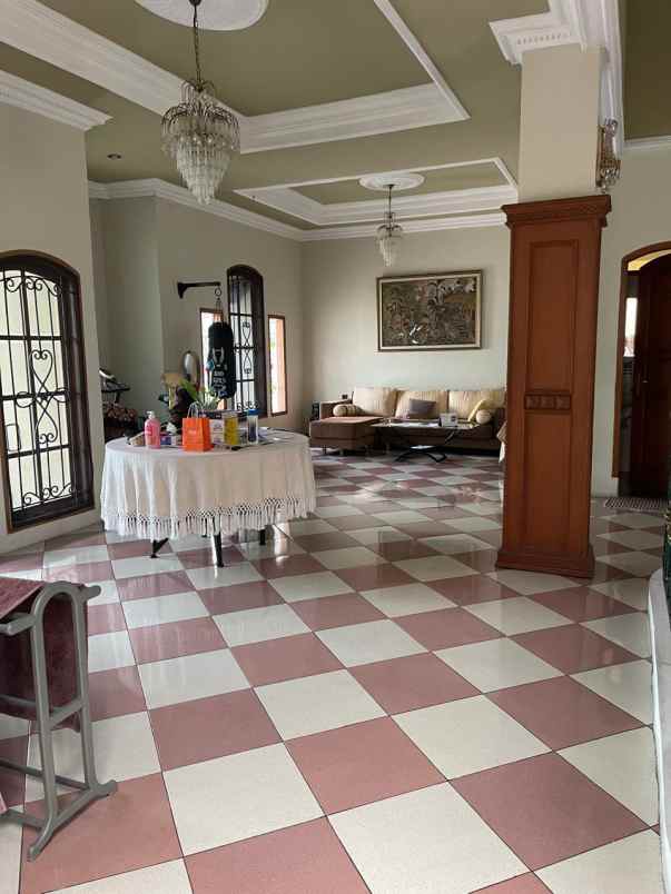 dijual rumah kebon baru tebet