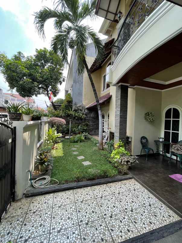 dijual rumah kebon baru tebet
