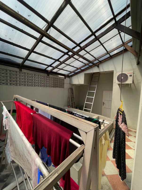 dijual rumah kebon baru tebet