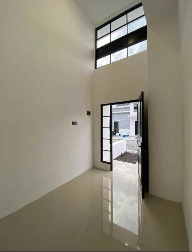 dijual rumah kebraon