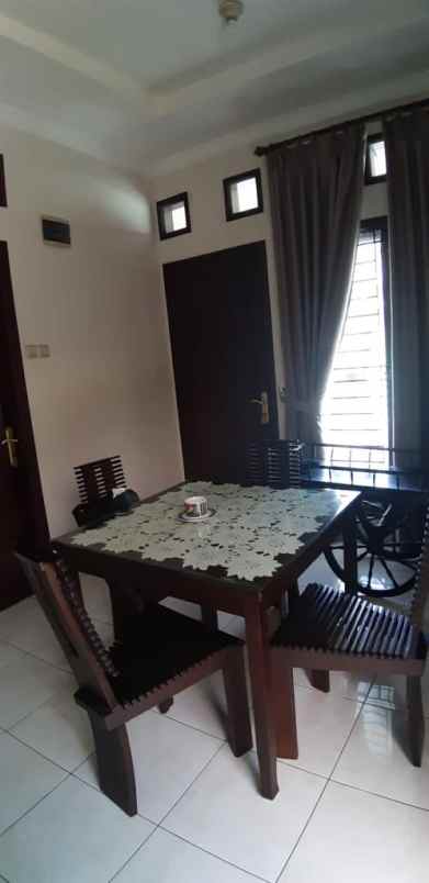 dijual rumah kemang pratama 3