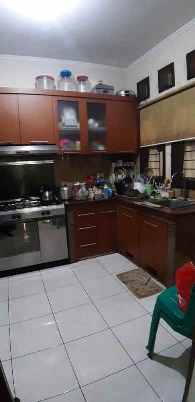 dijual rumah kemang pratama 3