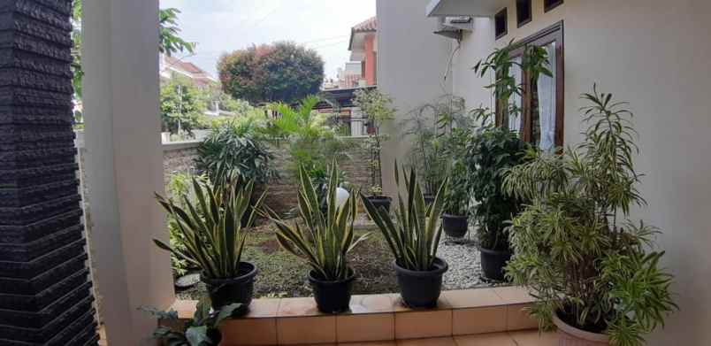 dijual rumah kemang pratama 3