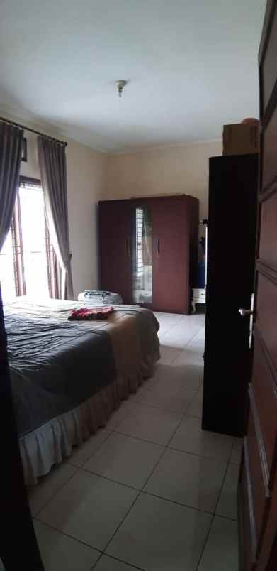 dijual rumah kemang pratama 3