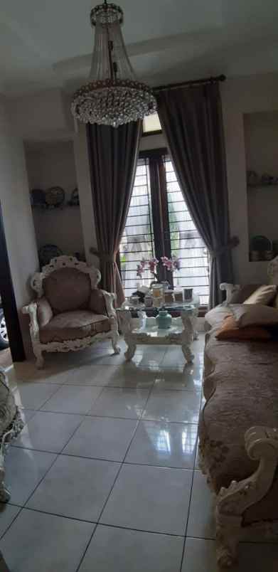 dijual rumah kemang pratama 3