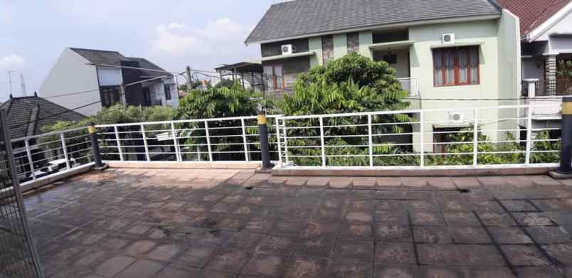 dijual rumah kemang pratama 3