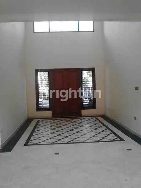 dijual rumah kemang timur jakarta selatan