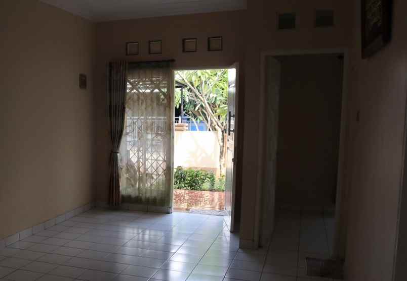 dijual rumah kencana loka lokasi bsd tangerang selatan