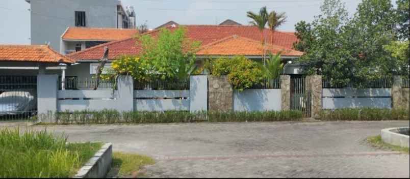dijual rumah klampis