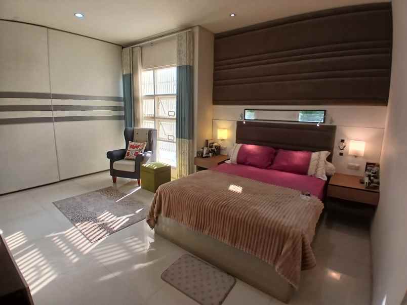 dijual rumah klampis semolo barat