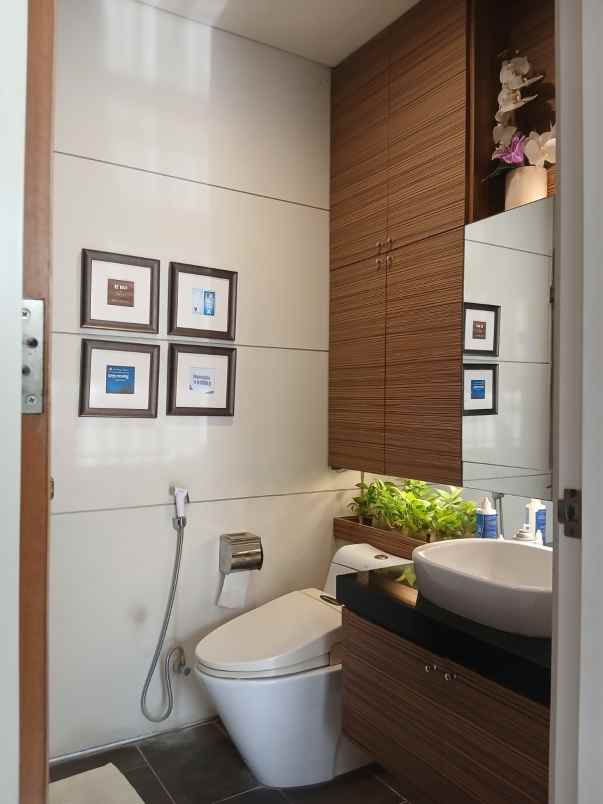 dijual rumah klampis semolo barat