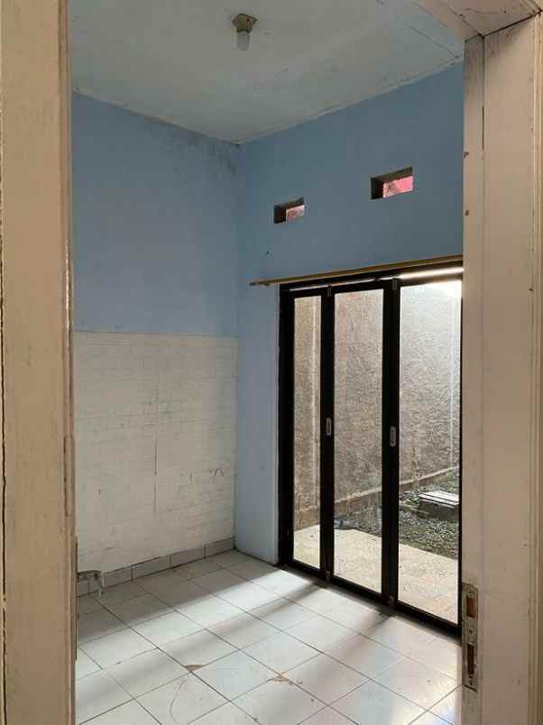 dijual rumah komp buana citra ciwastra