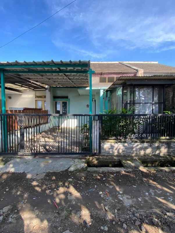 dijual rumah komp buana citra ciwastra