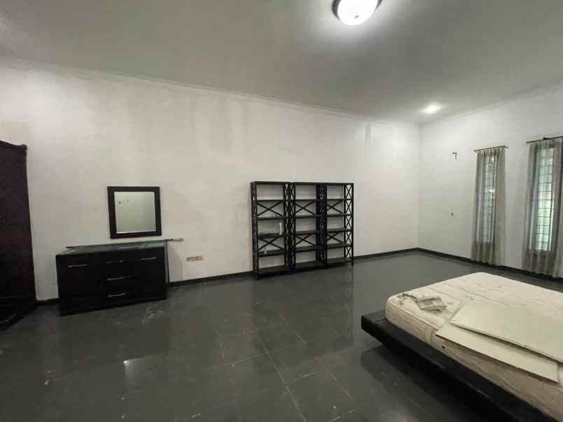 dijual rumah komplek abadi regency