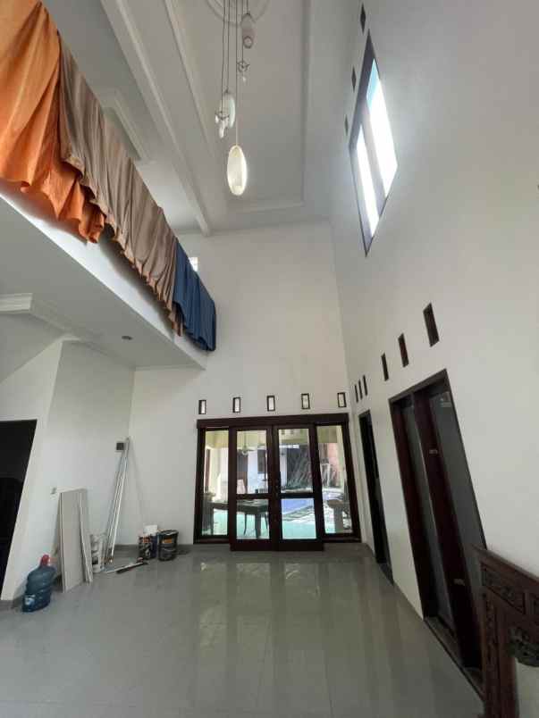 dijual rumah komplek abadi regency