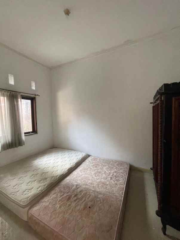 dijual rumah komplek abadi regency