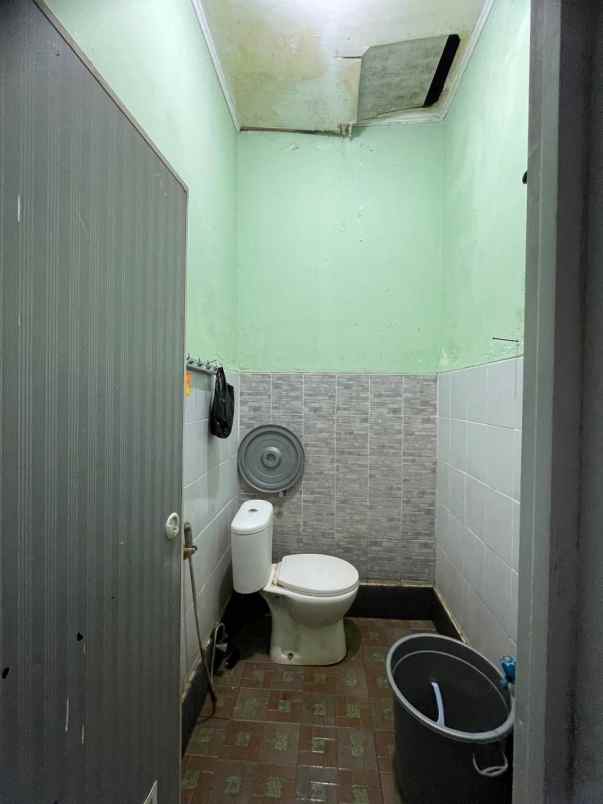 dijual rumah komplek bumi adipura