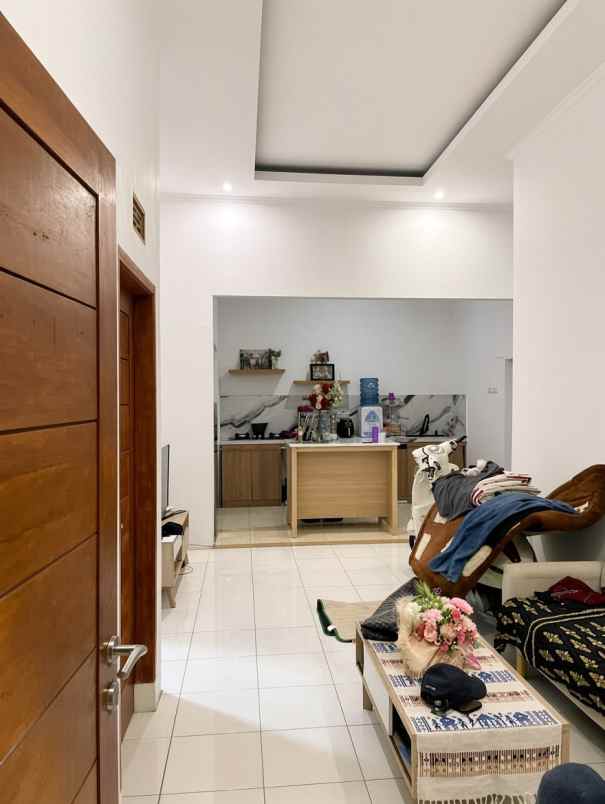 dijual rumah komplek bumi panyileukan