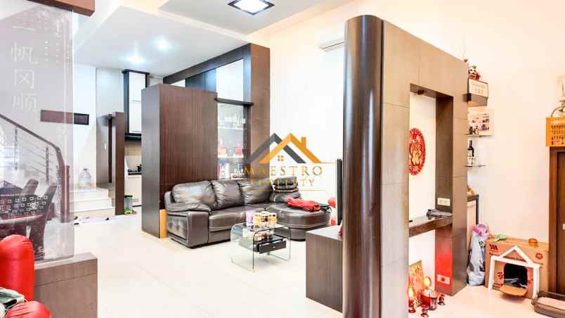 dijual rumah komplek cemara asri jalan