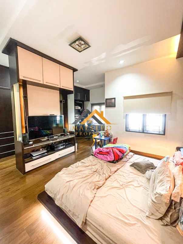 dijual rumah komplek cemara asri jalan