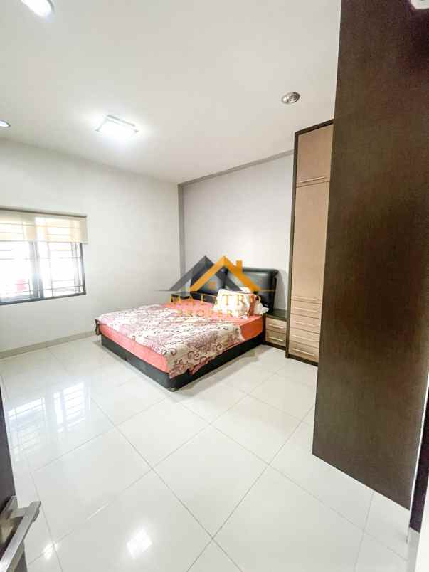dijual rumah komplek cemara asri jalan