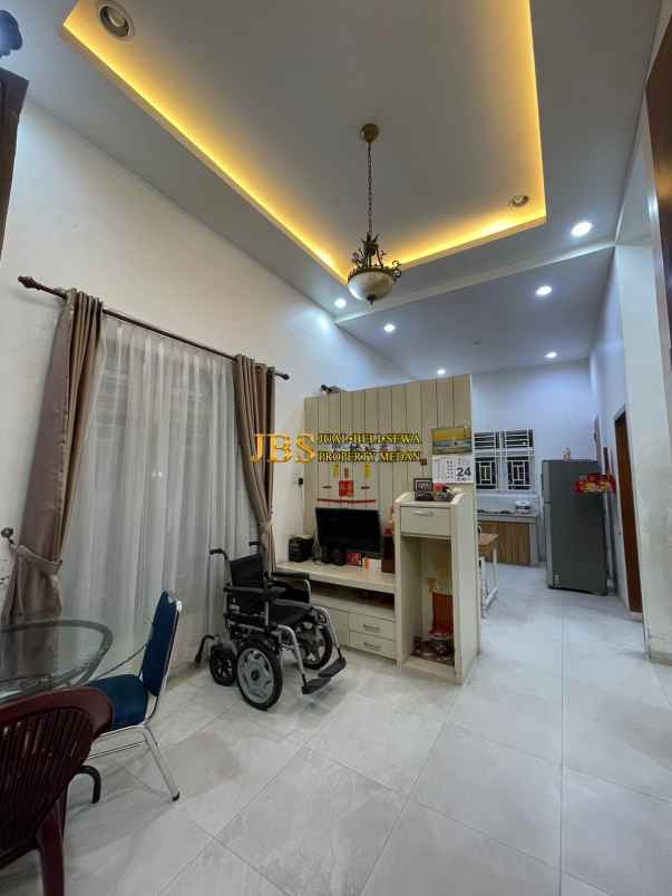 dijual rumah komplek cemara hijau jalan