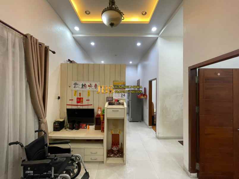 dijual rumah komplek cemara hijau jalan