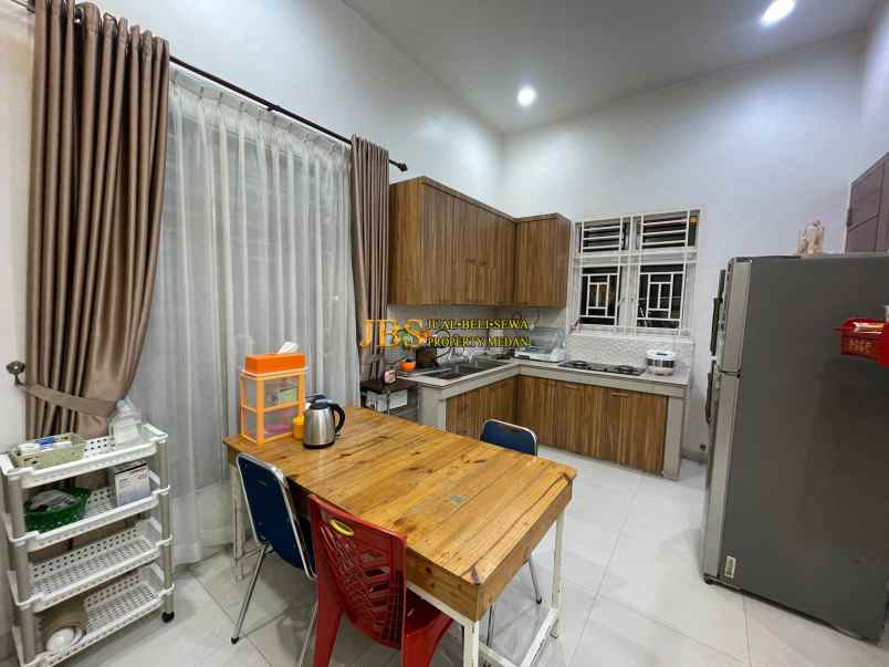 dijual rumah komplek cemara hijau jalan