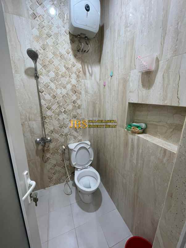 dijual rumah komplek cemara hijau jalan