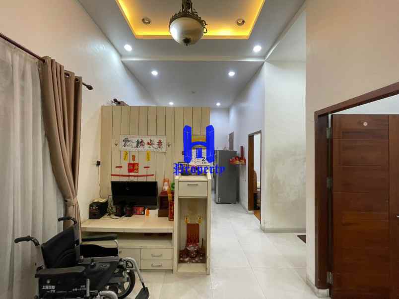 dijual rumah komplek cemara hijau jalan