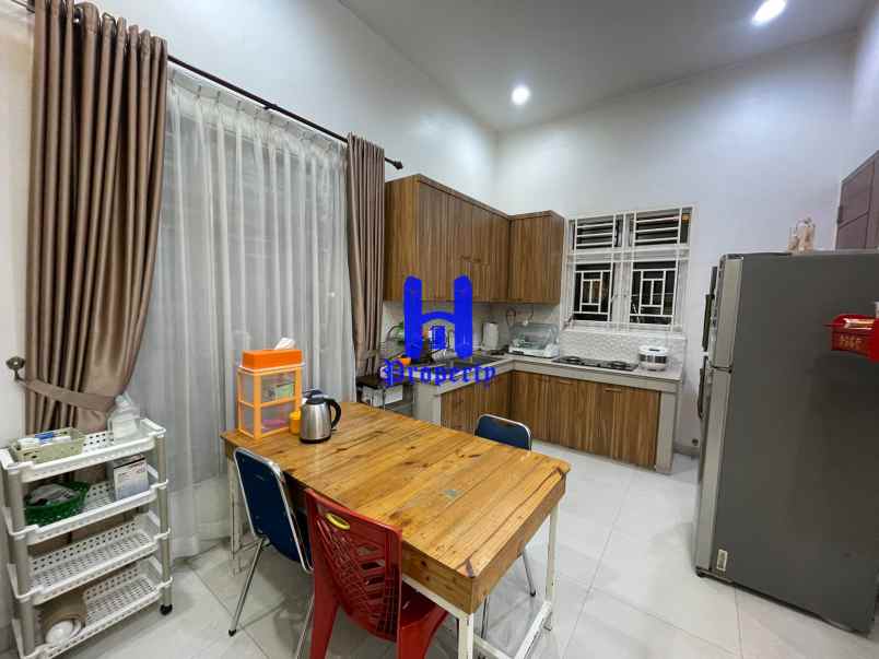 dijual rumah komplek cemara hijau jalan
