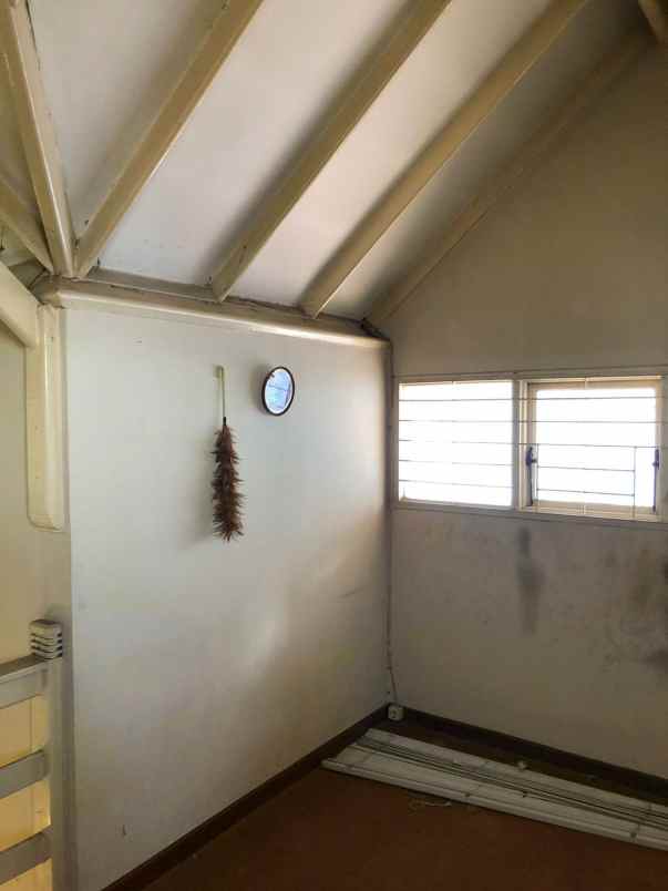 dijual rumah komplek cihanjuang