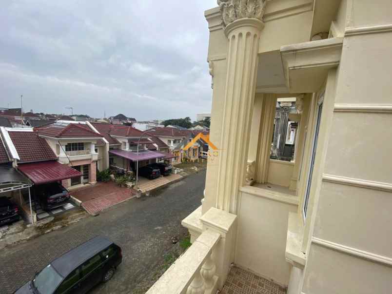 dijual rumah komplek citra garden