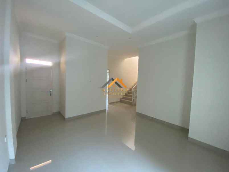 dijual rumah komplek citra garden
