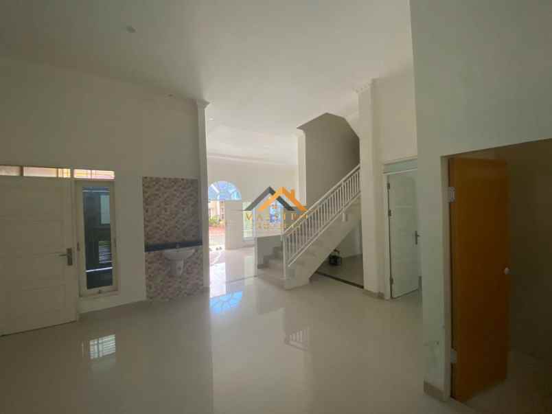 dijual rumah komplek citra garden