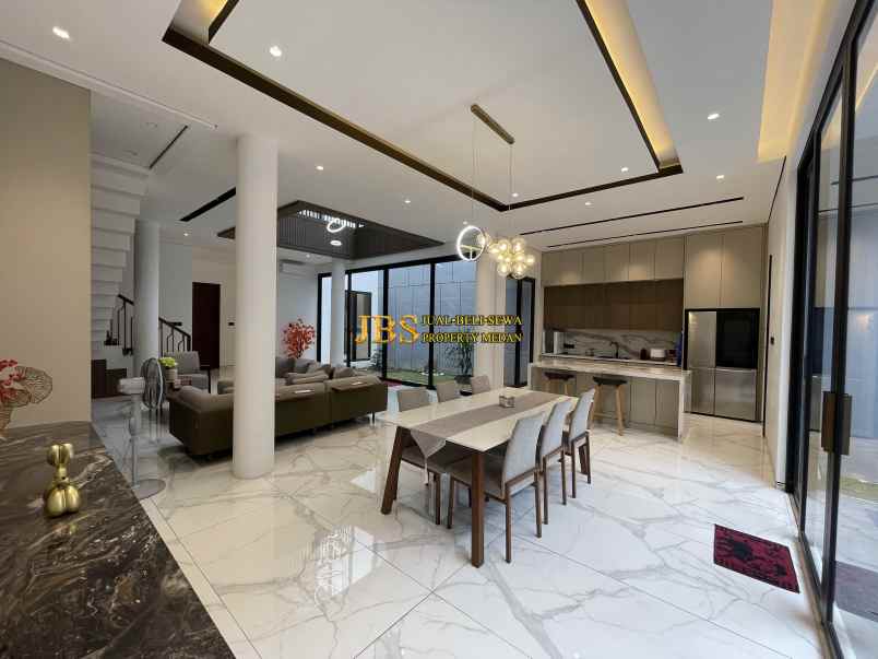 dijual rumah komplek citraland gama