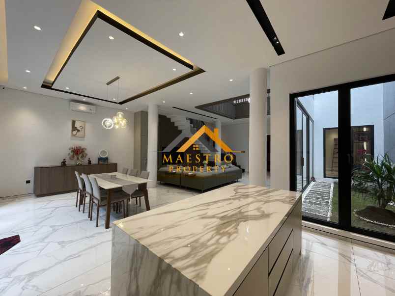 dijual rumah komplek citraland gama