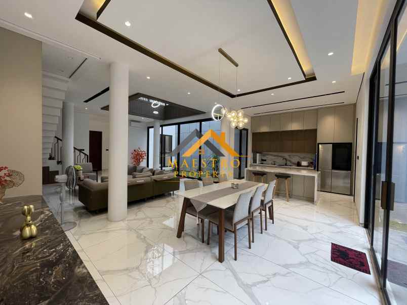 dijual rumah komplek citraland gama