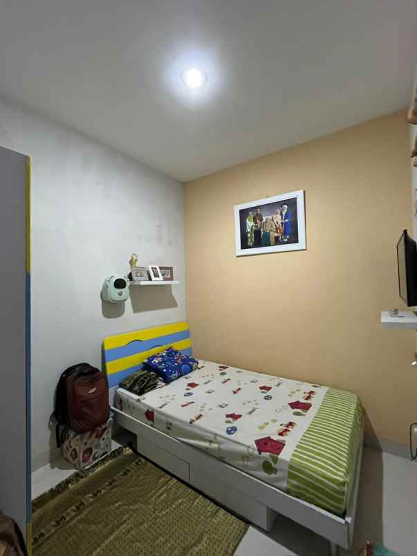 dijual rumah komplek eksklusif grand