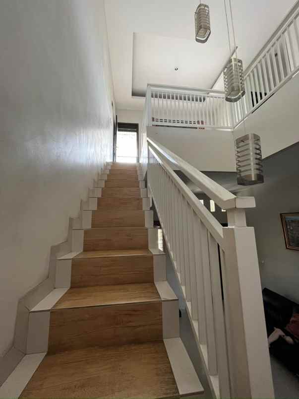dijual rumah komplek eksklusif grand