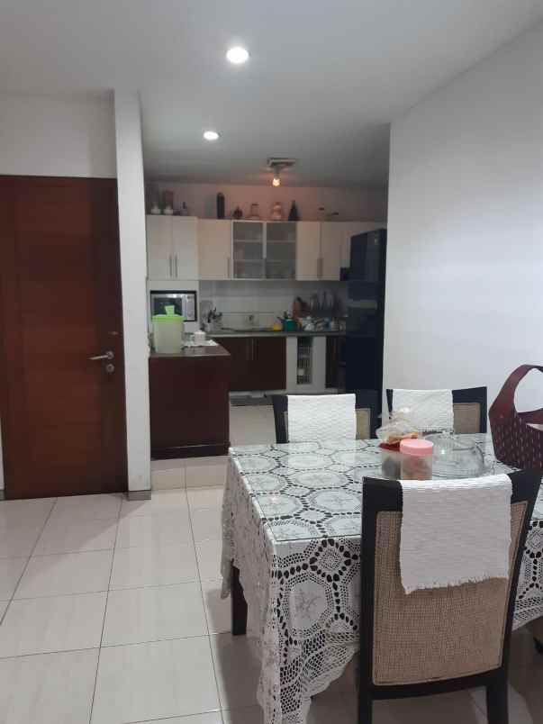 dijual rumah komplek elit batununggal