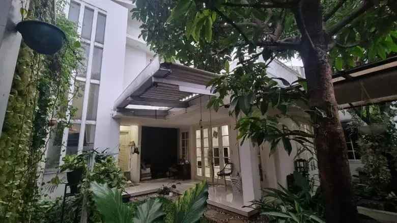 dijual rumah komplek kurdi sayap