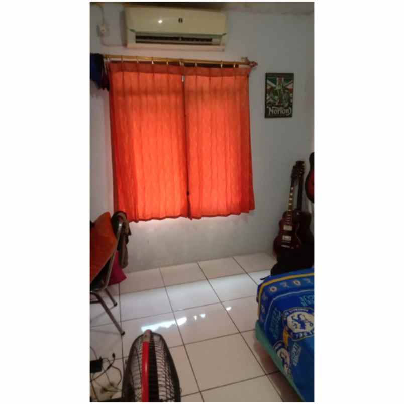 dijual rumah komplek pondok jagung 2