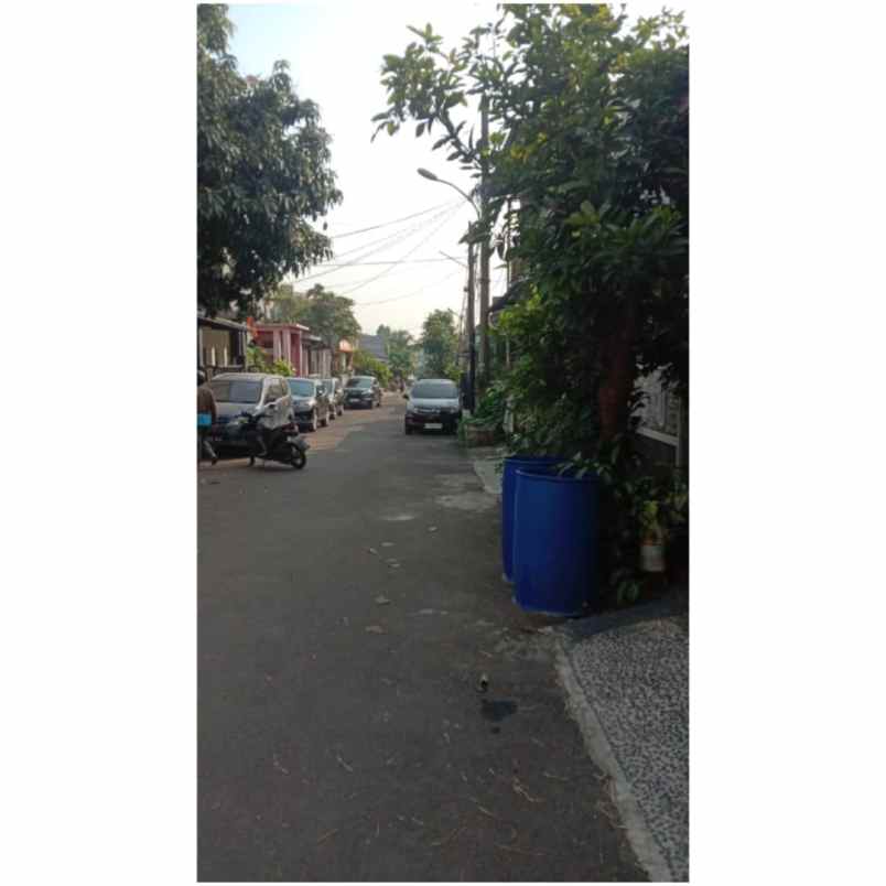 dijual rumah komplek pondok jagung 2