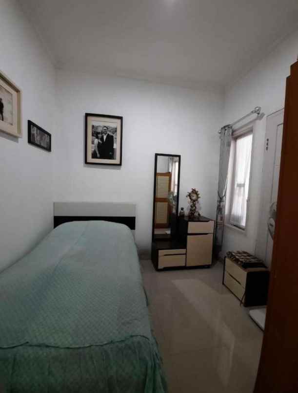 dijual rumah komplek sentosa asih